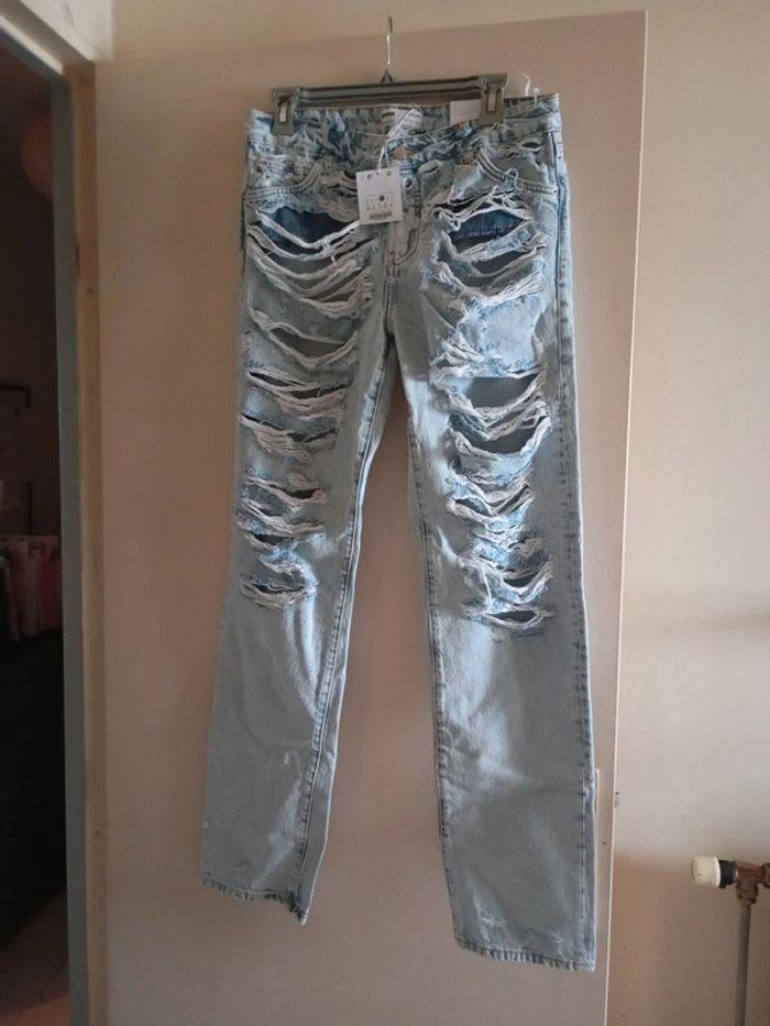 Jean destroy Bershka t38 - photo numéro 1