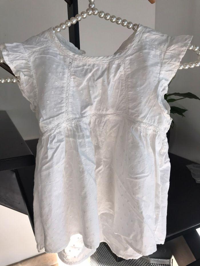 Lot de 2 blouses rose et blanche à dentelle  + 1 débardeur blanc - photo numéro 7