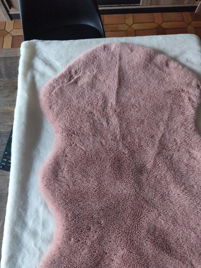 Tapis rose pour une chambre enfant tout doux neuf - photo numéro 2