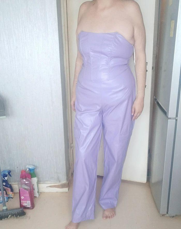 Ensemble en similicuir Lilac, Corset + pantalon cargo Boohoo - photo numéro 1