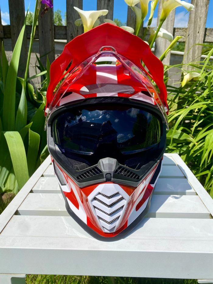 Casque de moto - photo numéro 3