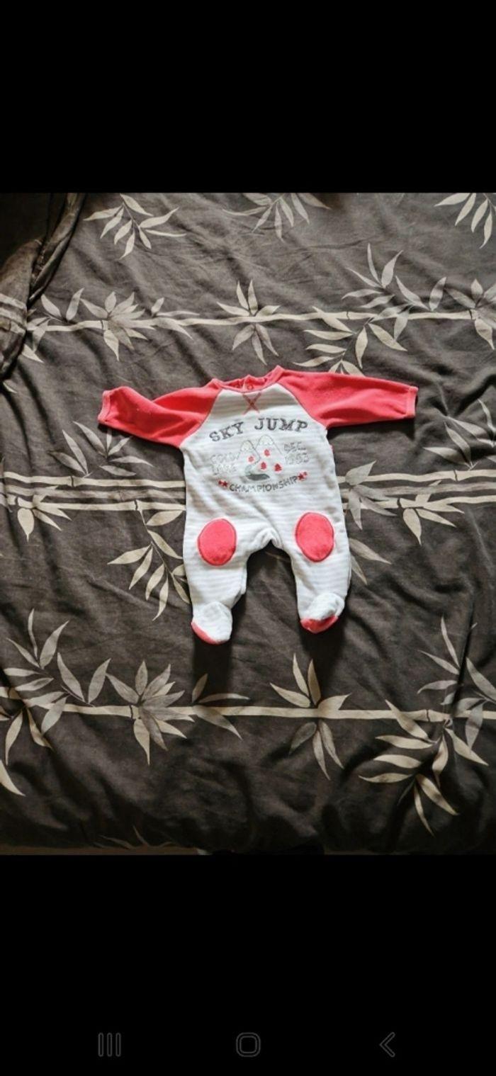 Lot de 4 Pyjamas bébé 0 mois jamais porté - photo numéro 4