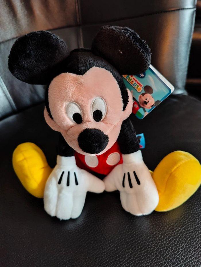 Peluche Mickey neuve - photo numéro 2