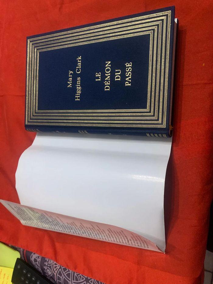 Livre « Le démon du passé »Mary Higgins Clark - photo numéro 2