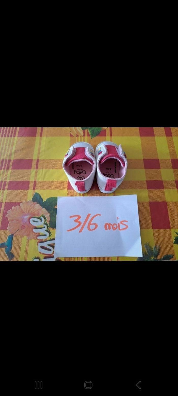 Paire de chaussures bébé gémo taille 3/6mois - photo numéro 2