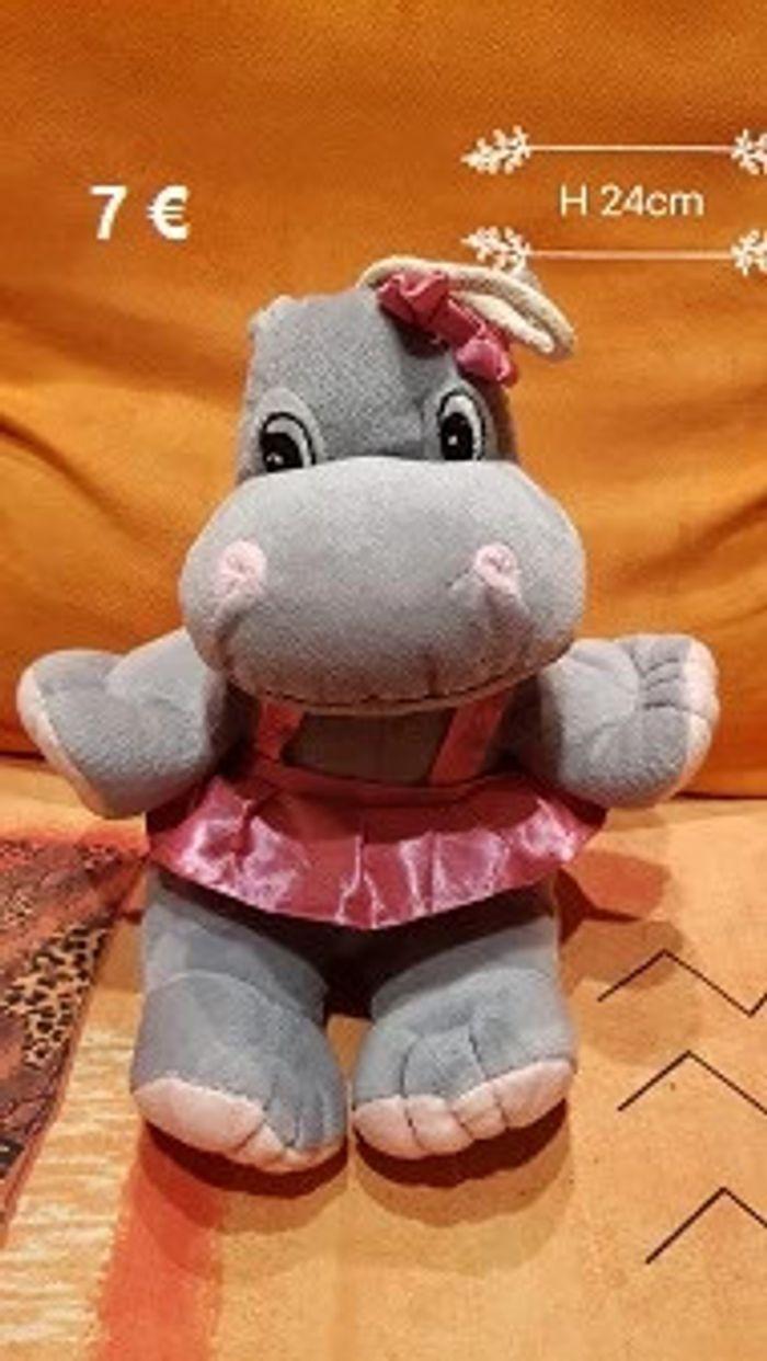 Peluche Hippopotame H 24 cm neuve