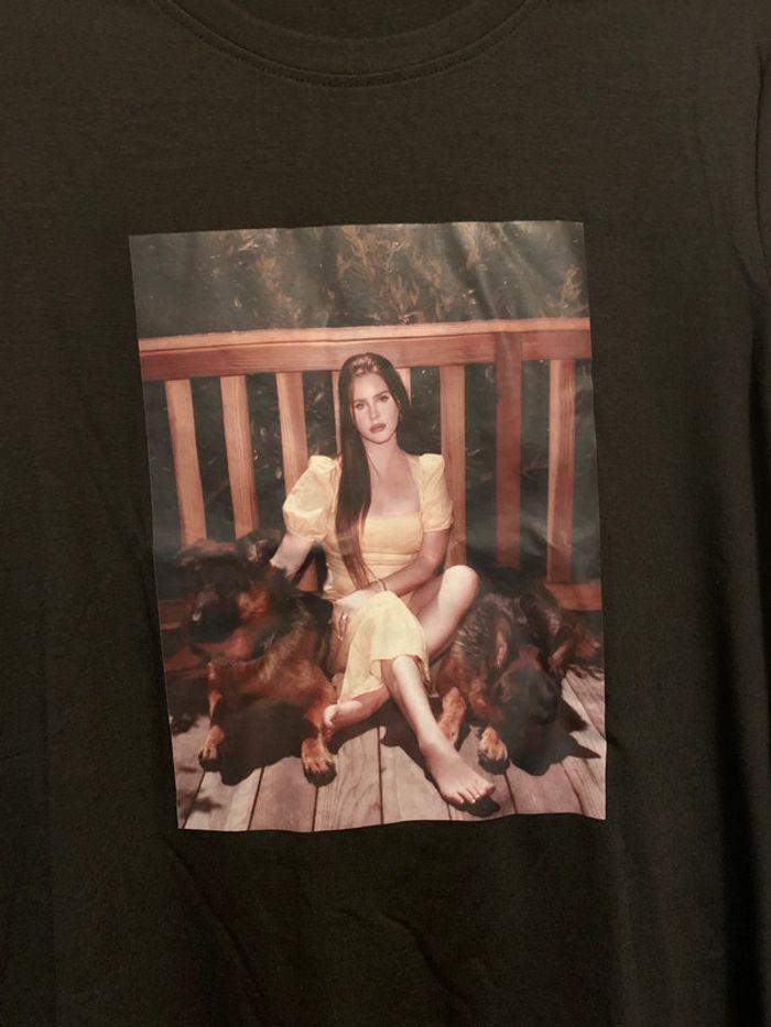 T-shirt imprimé Lana Del Rey - photo numéro 2