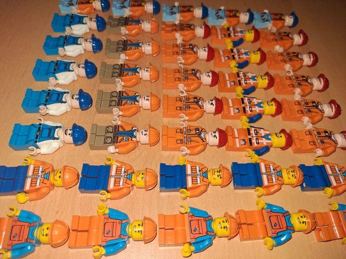 Lot de figurines Lego ouvriers - photo numéro 3