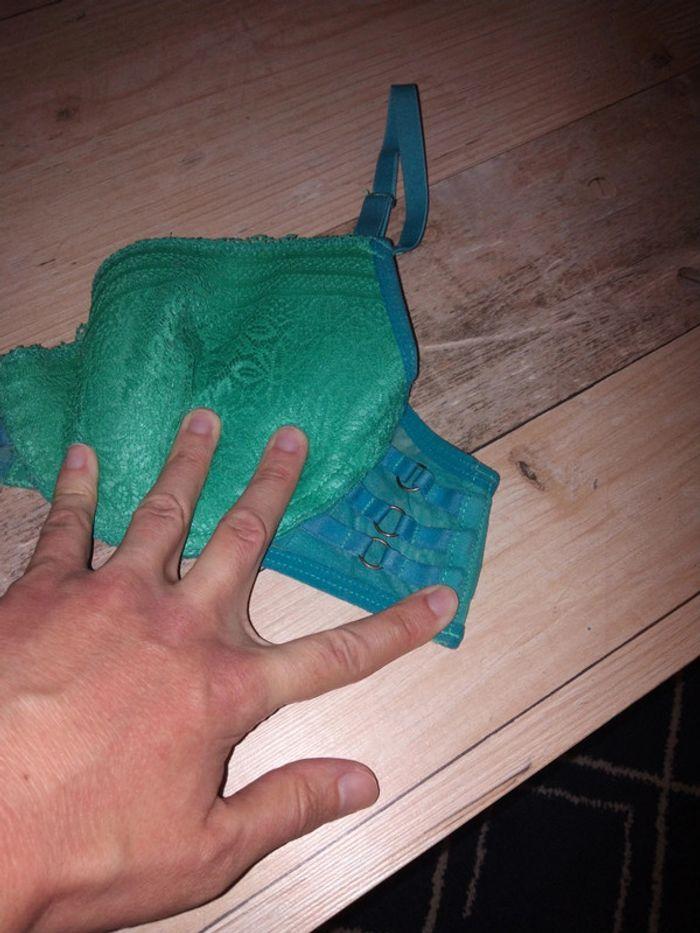 Soutien gorge dentelle vert bouteille 90c - photo numéro 4