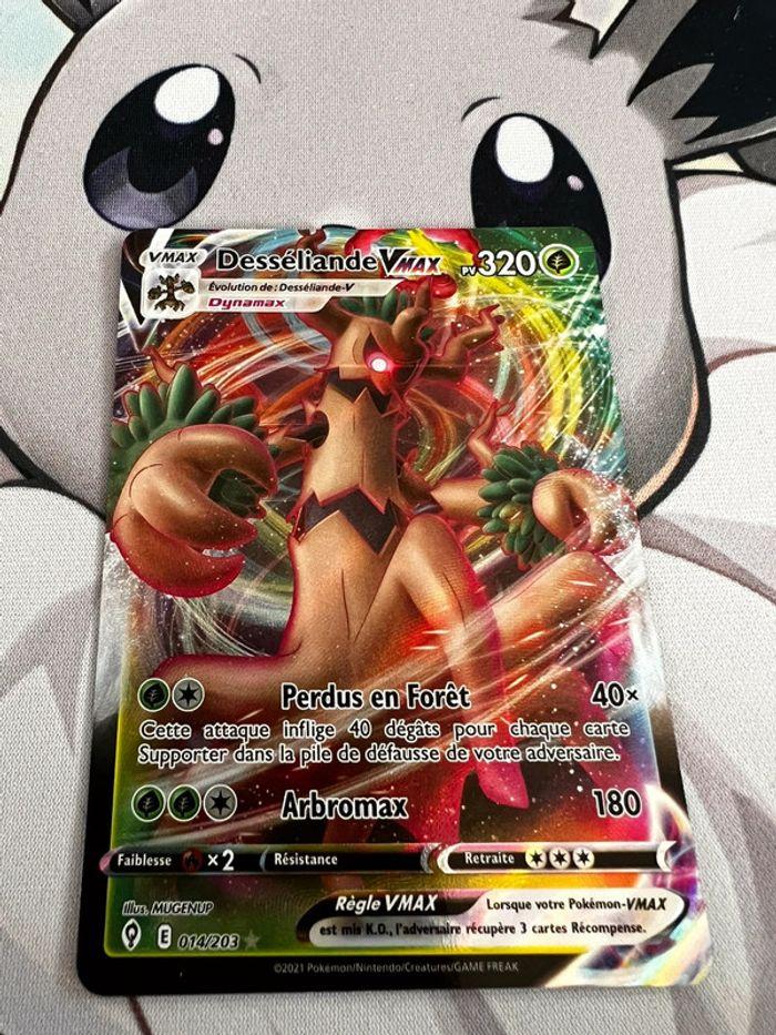 Carte Pokémon Desséliande Vmax