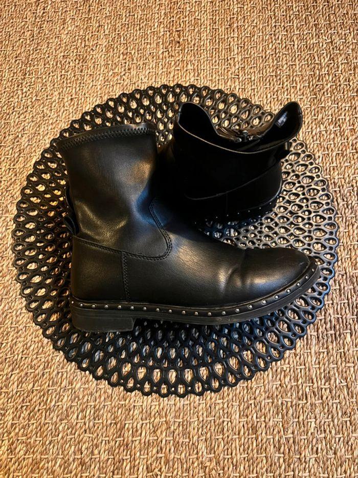 Bottines noir petit clous Zara - photo numéro 1