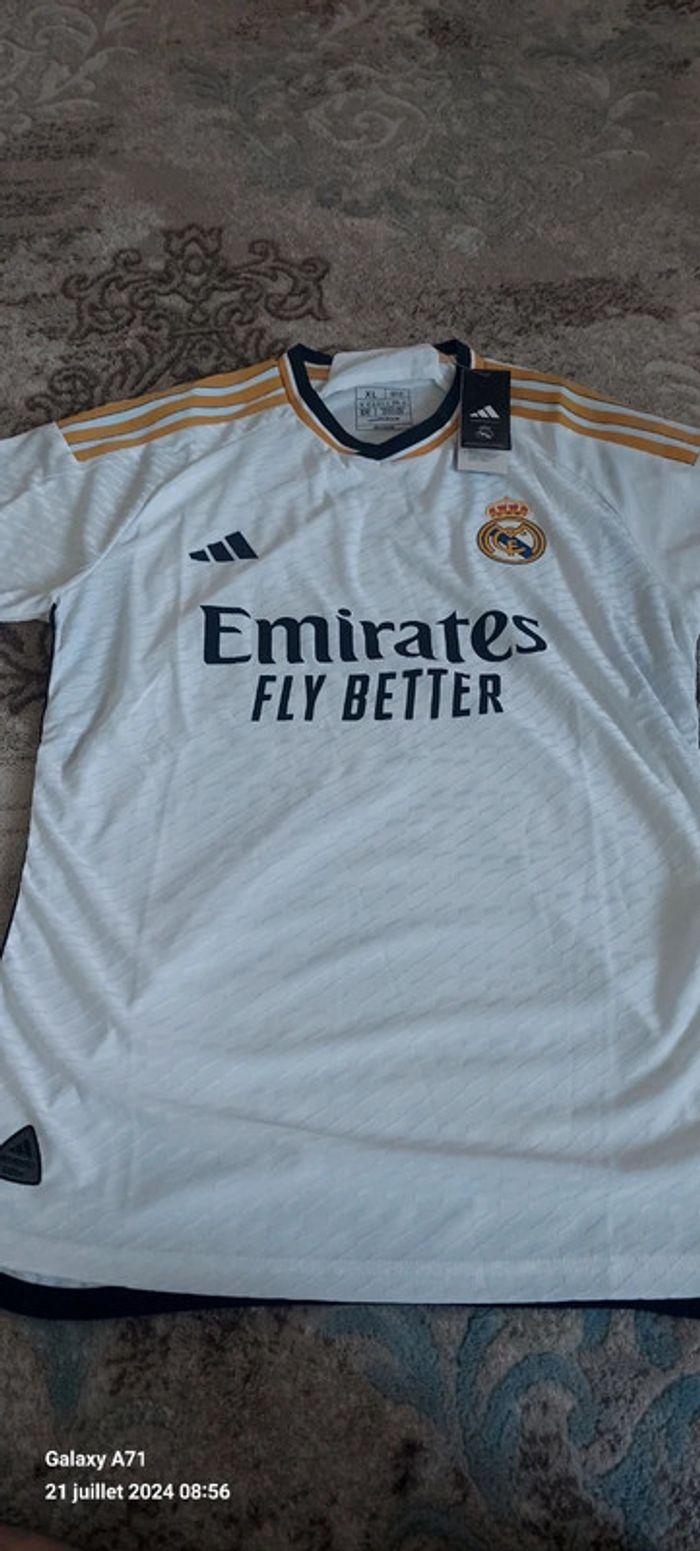 Real madrid  Maillot Domicile 24/25 taille XL neuf emballer - photo numéro 3