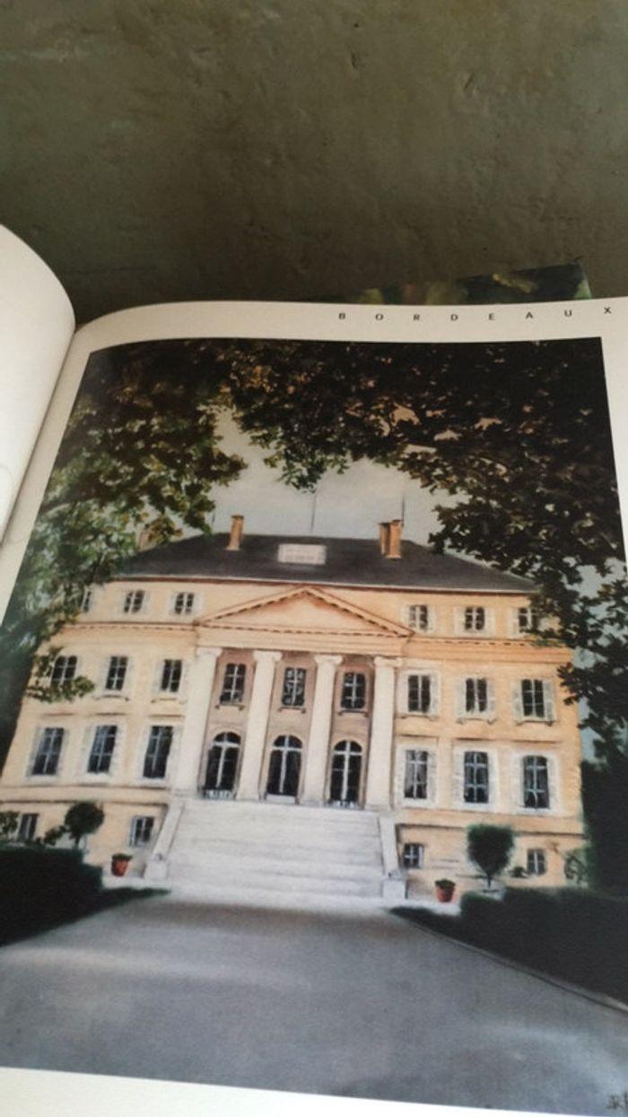 Livre de Marie et Serge Tchekhov Portraits et Châteaux très bon état - photo numéro 2