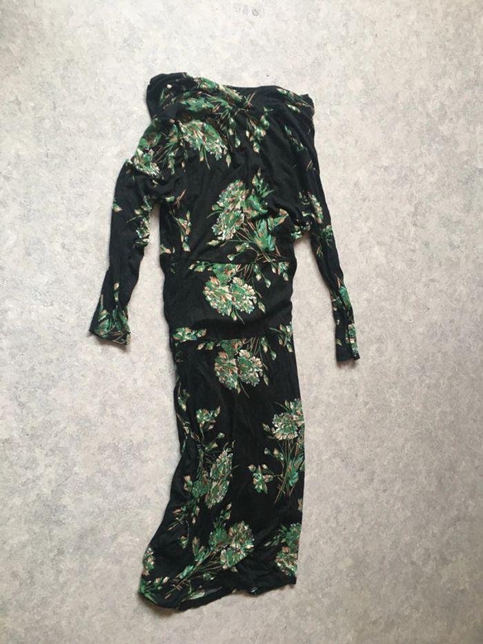 robe noire à fleurs vertes zara en coton - photo numéro 3