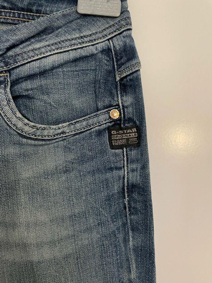 Jean bleu foncé effet délavé taille basse coupe droit G-Star taille W26 L34 soit taille 36 - photo numéro 5