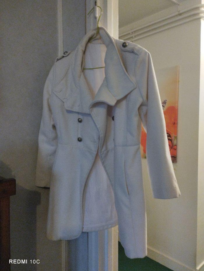 Manteau blanc - photo numéro 1