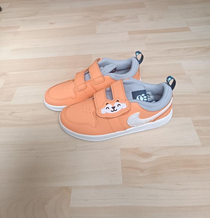 Baskets Nike 33  🦊 Neuf - photo numéro 3