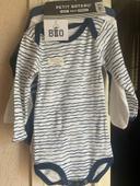 Lot de 3 bodies Petit bateau   12 mois neuf