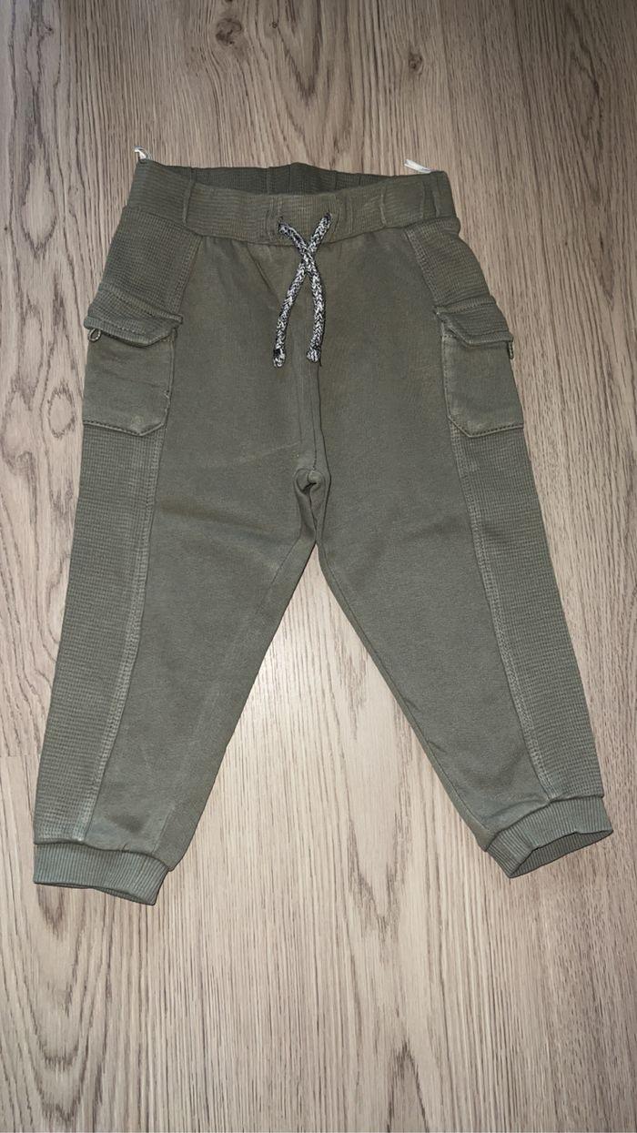 Pantalon bébé garçon C&A en Taille 18-24 mois / 92 cm - photo numéro 1