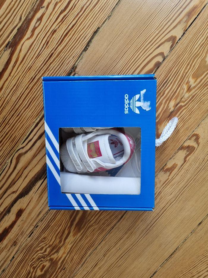 Adidas Superstar bébé taille 17 - photo numéro 2