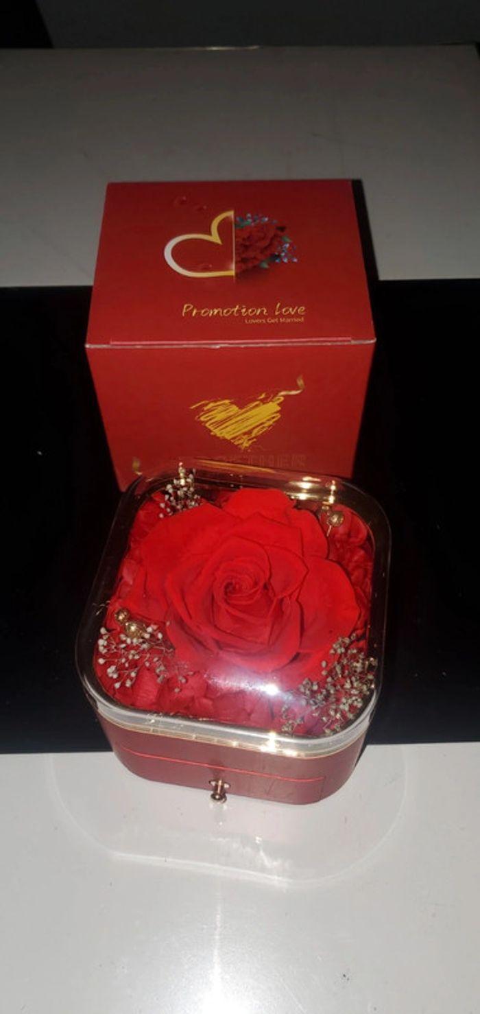 Coffret rose Eternelle avec bijoux pour femme - photo numéro 6