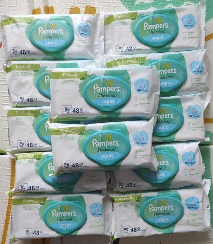 Lot de 12 packets de lingettes Pampers Harmonie Aqua