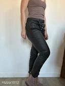 Pantalon slim huilé noir Place du Jour - Chic & Tendance, Taille 38, Très bon état 💖