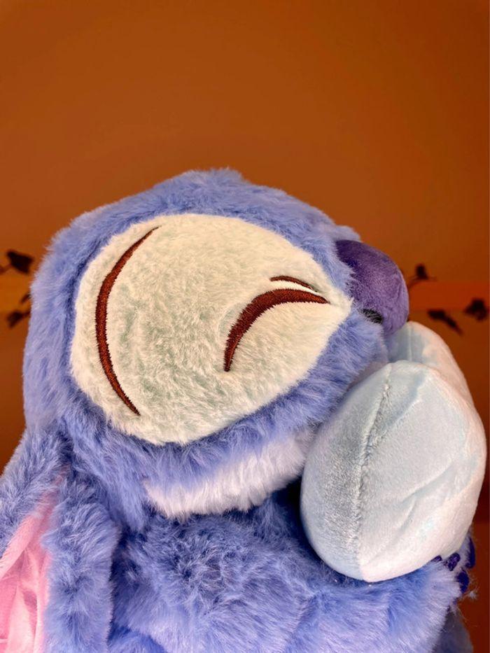 Peluche Disney Stitch avec un Coeur 🩵 - photo numéro 15