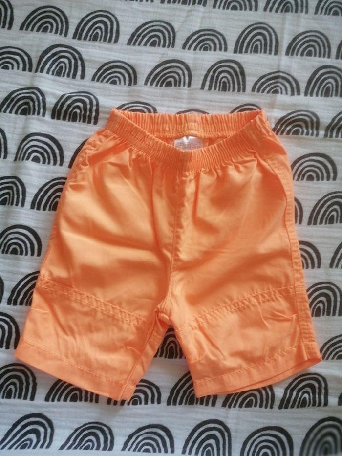 Short léger orange. 6 mois. - photo numéro 1