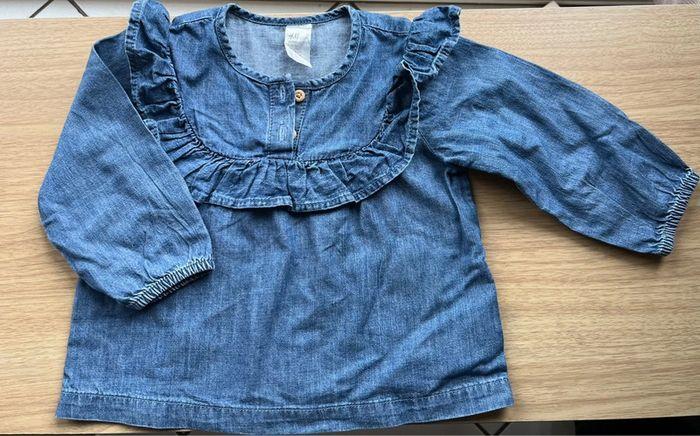 Blouse en jean H&M taille 12 mois - photo numéro 1