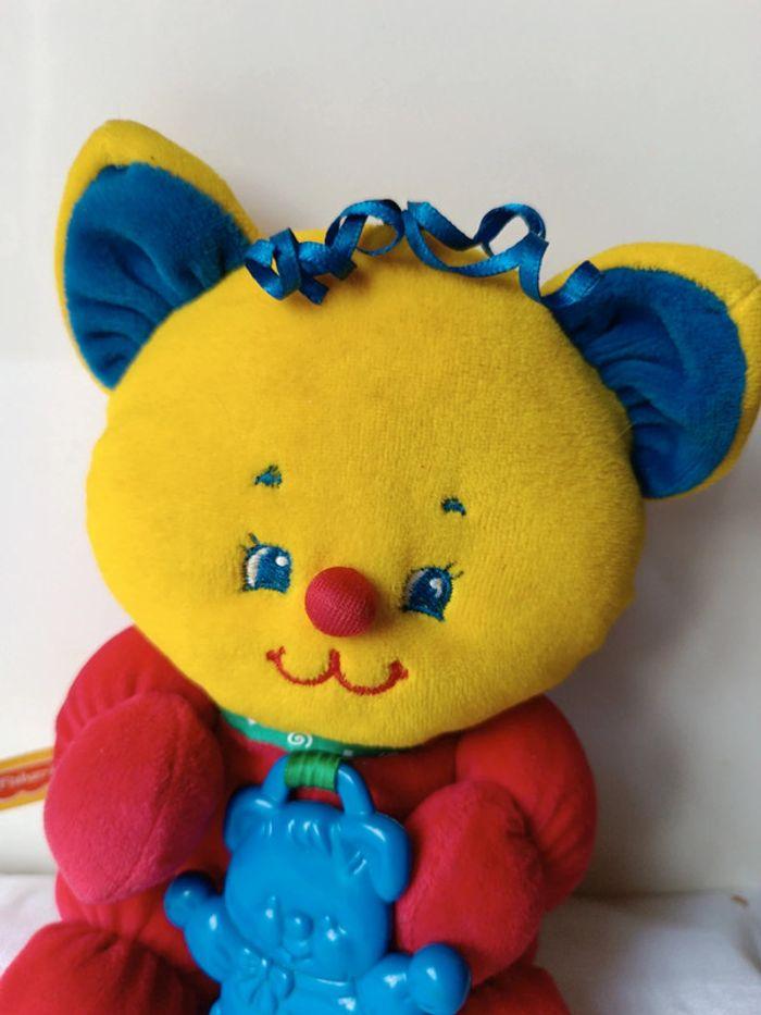 1998 Fisher Price doudou peluche plush ours ourson chat cat multicolore rouge bleu jaune anneau - photo numéro 2