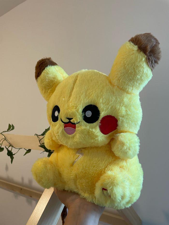 Peluche respirante lumineuse Pokémon Pikachu - photo numéro 8