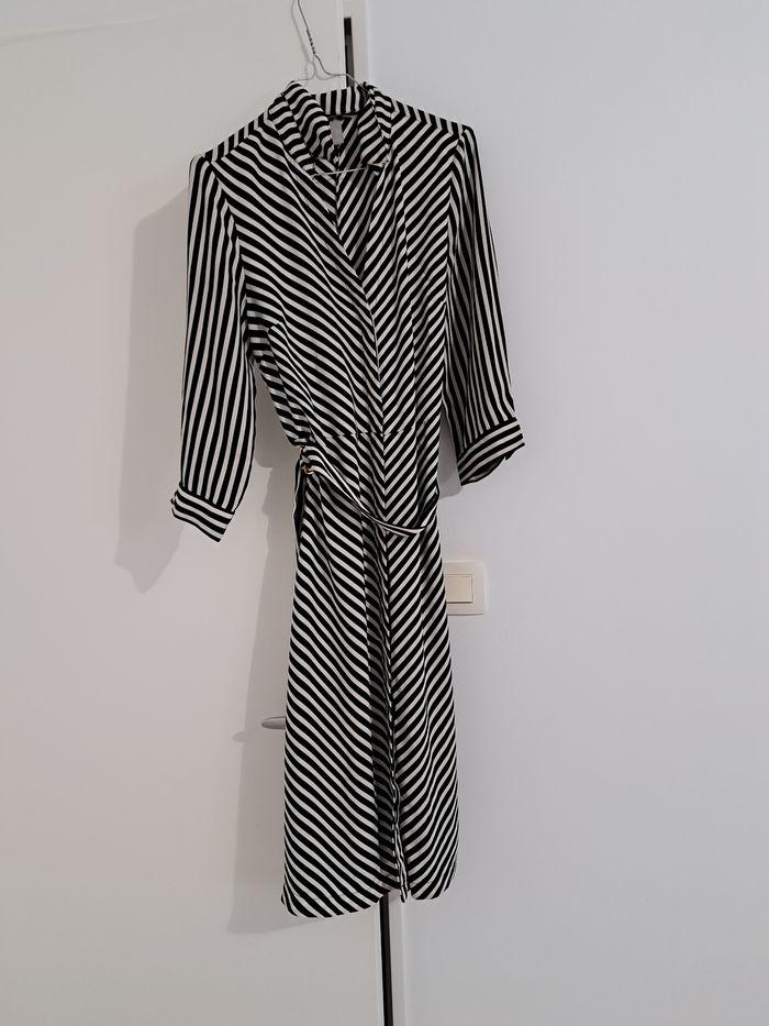 Robe H&M  Taille 40-42 (L) - photo numéro 2