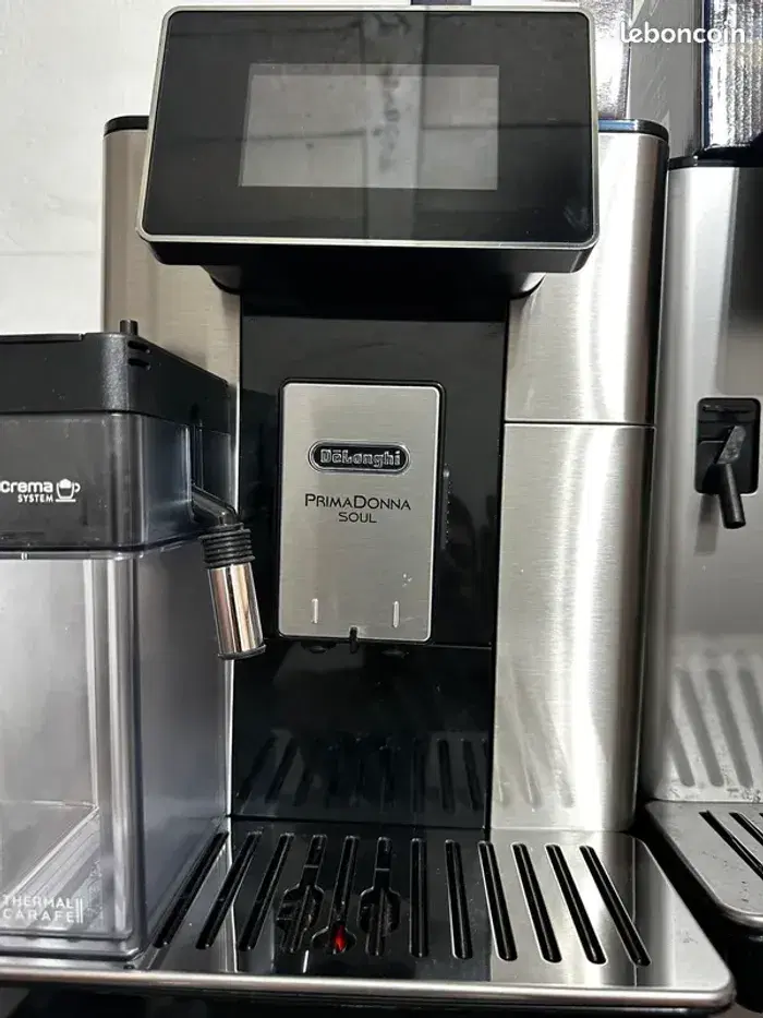 Machine à café Delonghi PrimaDonna Soul 610.75 avec garantie - photo numéro 1