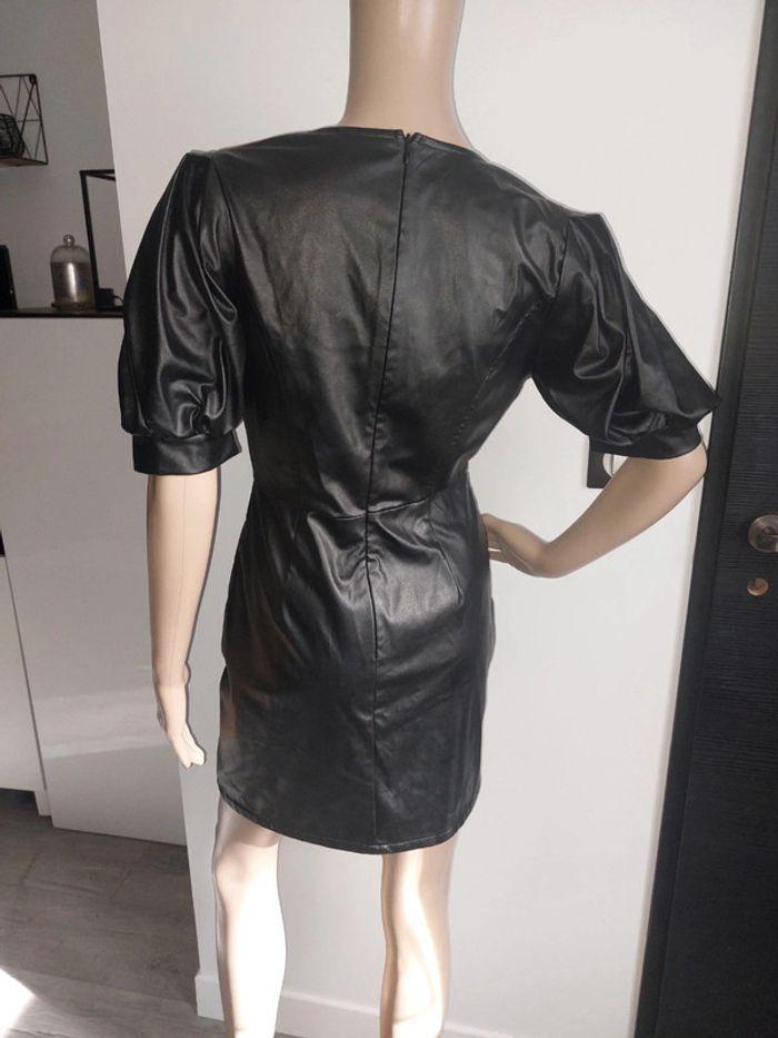 Robe simili shein taille XS jamais portée - photo numéro 3