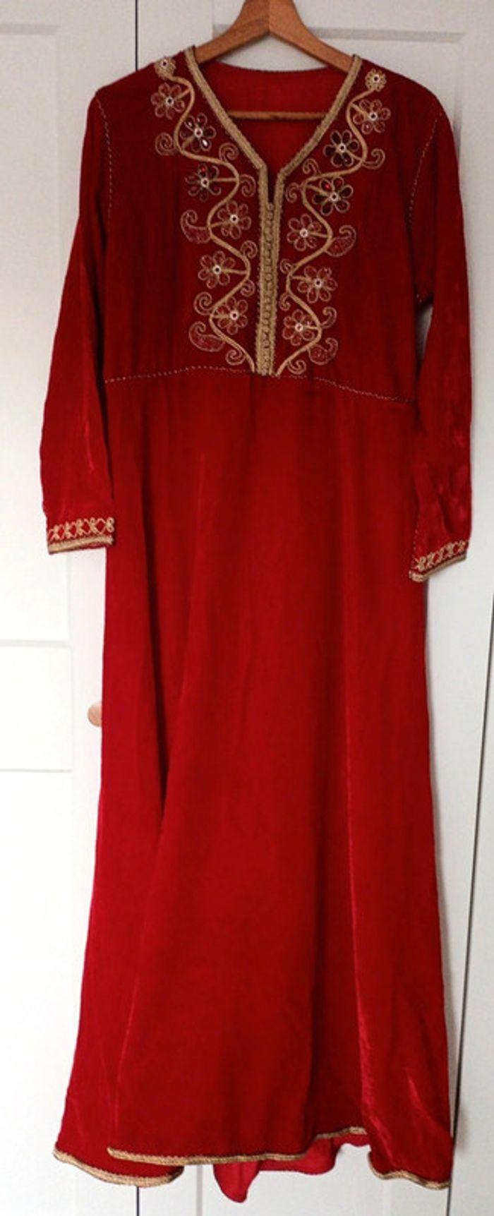 Caftan velours rouge - photo numéro 1