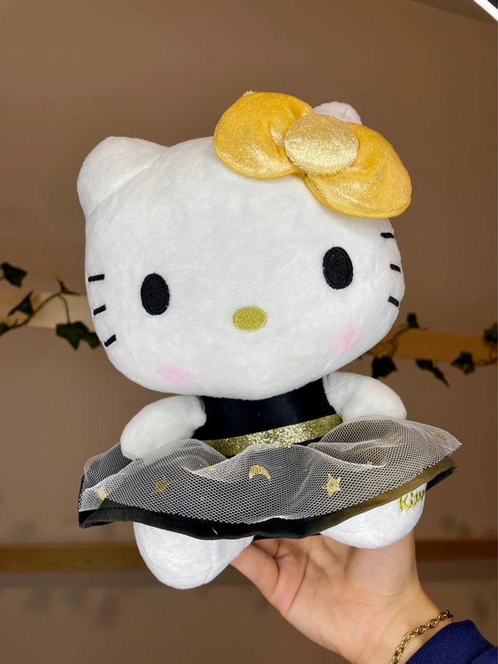 Peluche Hello Kitty en robe étoilée et pailletée 💫 - photo numéro 1