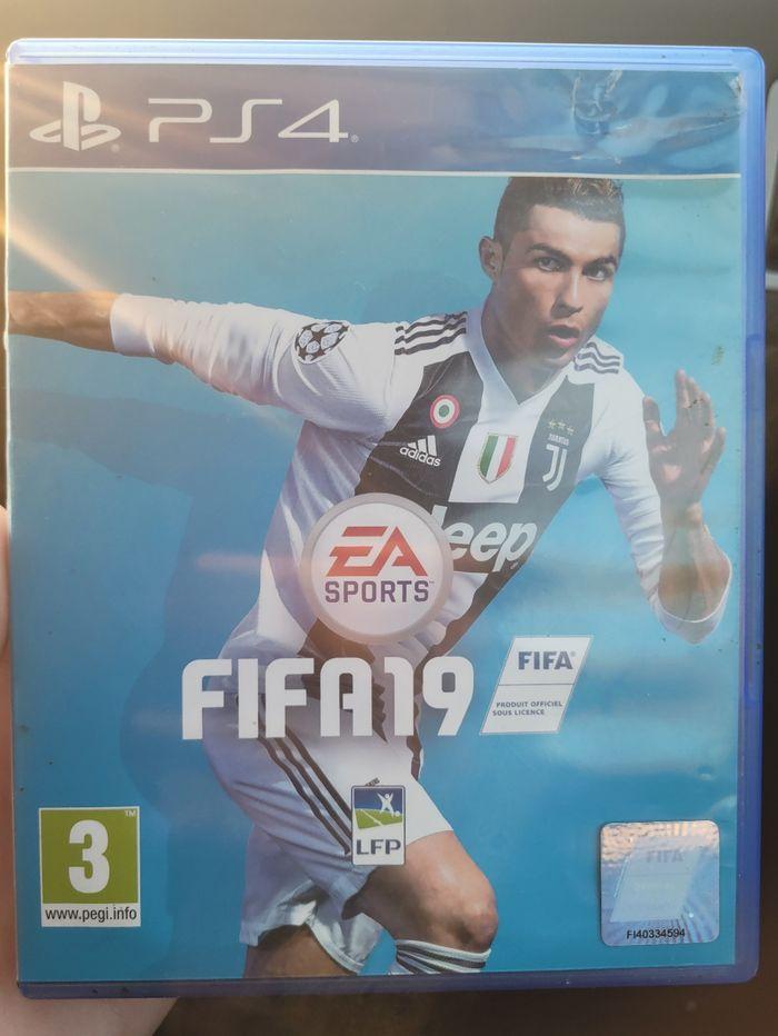 Fifa 18 + Fifa 19 - photo numéro 1