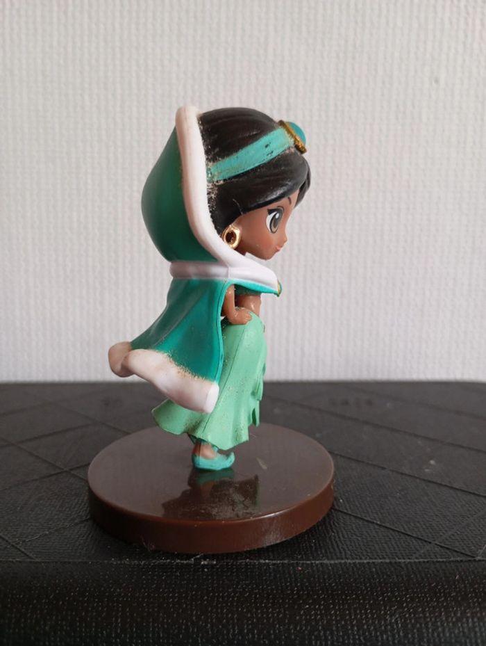 Figurine Jasmine en mode hiver  Disney - photo numéro 4