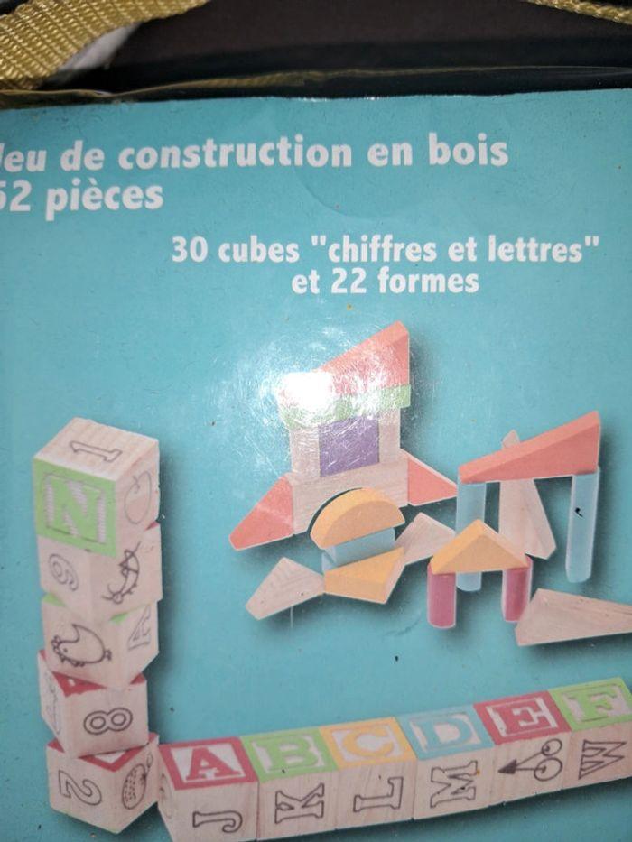 Jeu de construction en bois neuf. - photo numéro 5