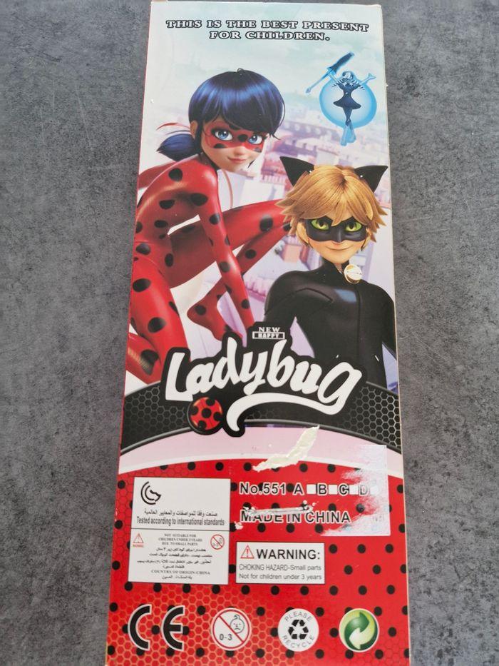 Poupée miraculous ladybug - photo numéro 3