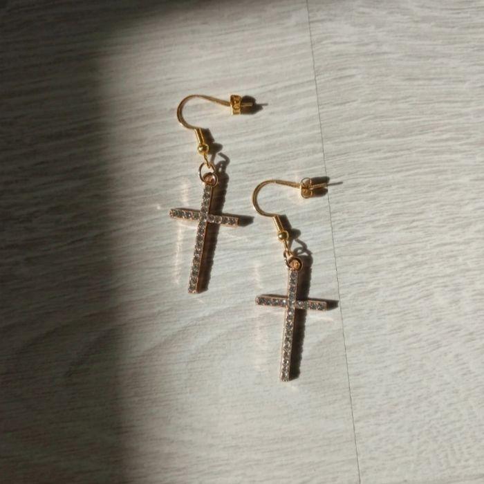 Boucles d'oreilles chrétienne ✝️ - photo numéro 1