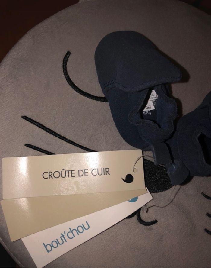 Chaussons bleu en croûte de cuire Bout’chou - photo numéro 3