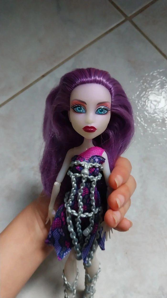 Poupée monster high spectra haunted - photo numéro 8