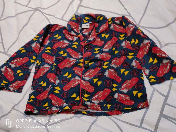 Haut de pyjama Disney Pixar cars 4ans/98/104cm 0€50 -50% dès 2 achetés - photo numéro 1