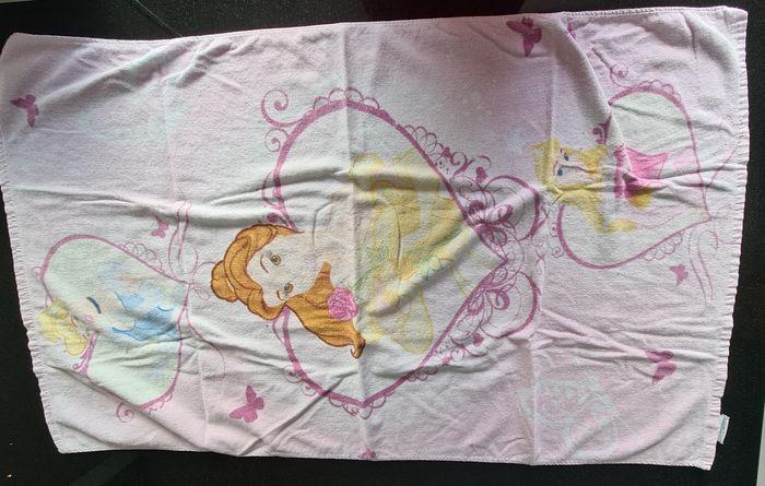 Serviette de plage princesses disney - photo numéro 1