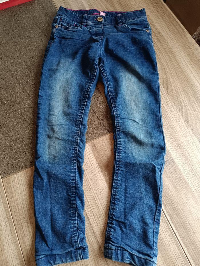 Jeans  7/8 ans - photo numéro 1