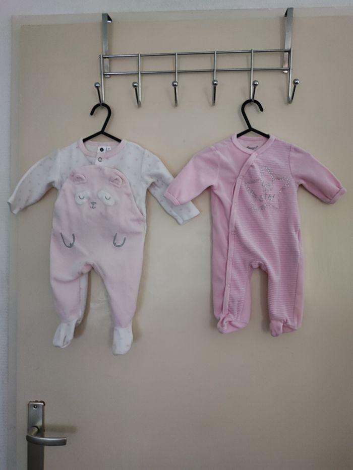 Lot de  2  pyjamas  bébé - photo numéro 1