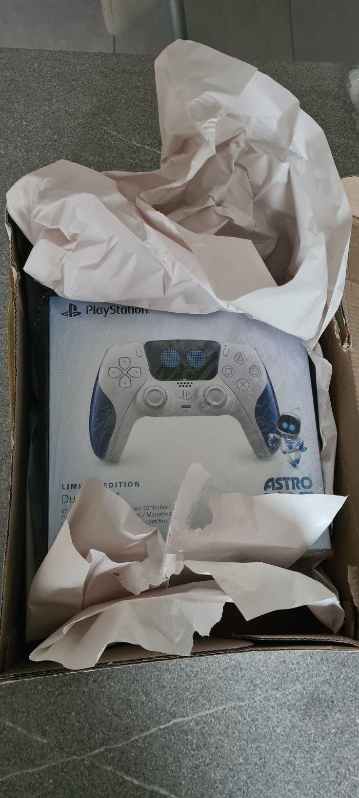 Manette ps5 sans-fil DualSense  Édition Limitée  Astro Bot - photo numéro 9