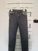 jeans gris In extenso